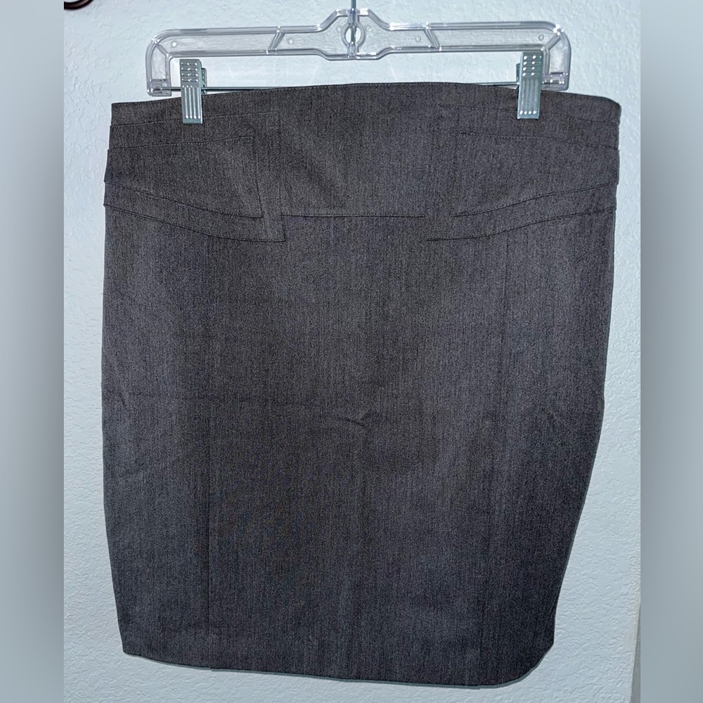 EUC Express High Waisted Gray Skirt with Back Buckle Detail Size 12